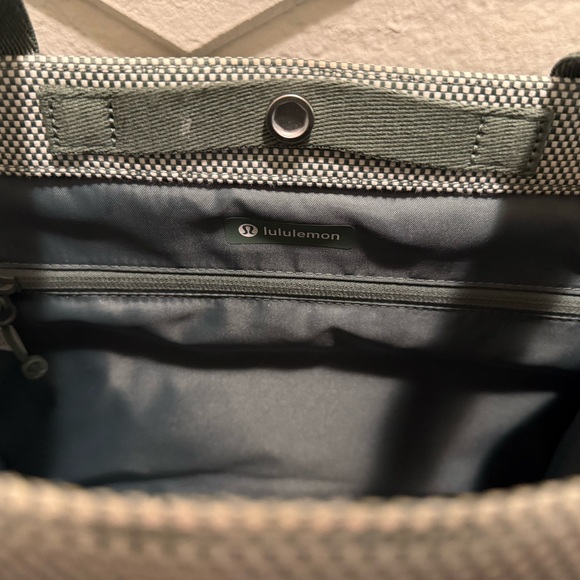 Lululemon Two-Tone Canvas Tote Bag 10L - Picture 2 of 13